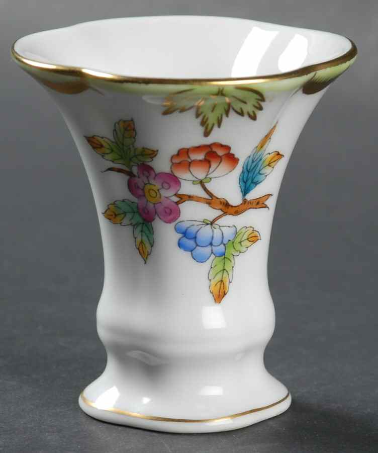 Queen Victoria (Green Border) 2" Vase by Herend-1