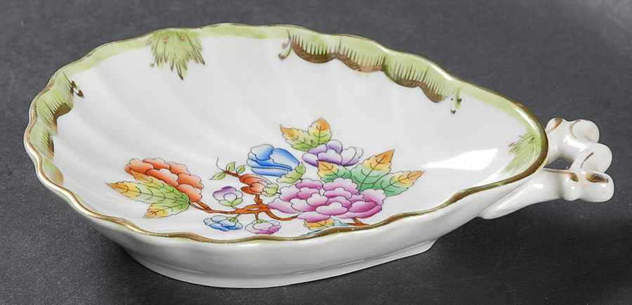 Queen Victoria (Green Border) 5" Handled Shell Shaped Dish by Herend-1