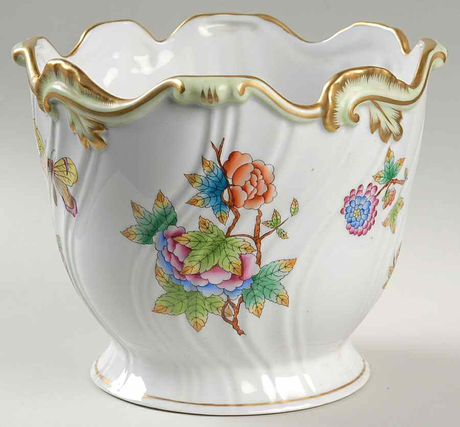 Queen Victoria (Green Border) 6" Cachepot by Herend-1