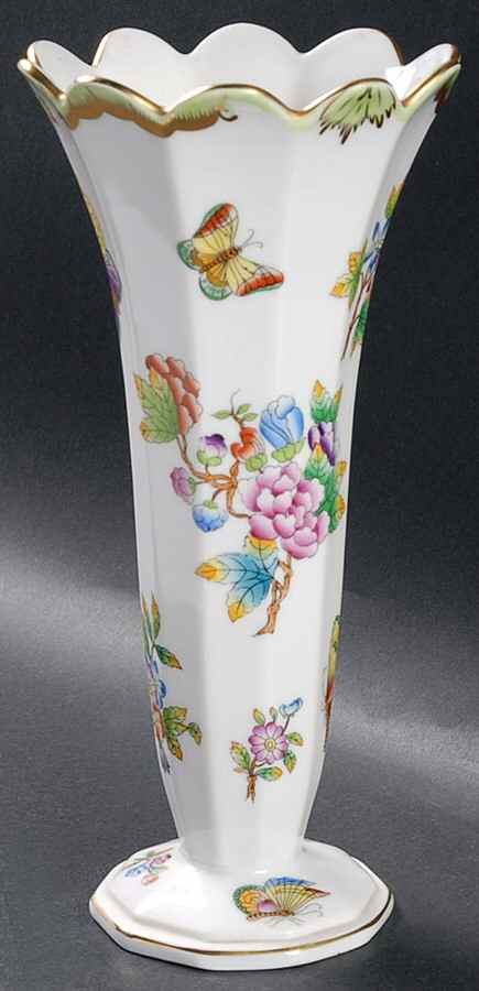 Queen Victoria (Green Border) 8" Scalloped Vase by Herend-1