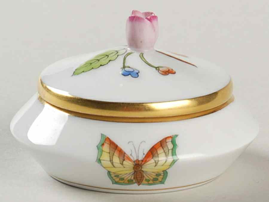 Queen Victoria (Green Border) Small Trinket Box & Lid by Herend-1