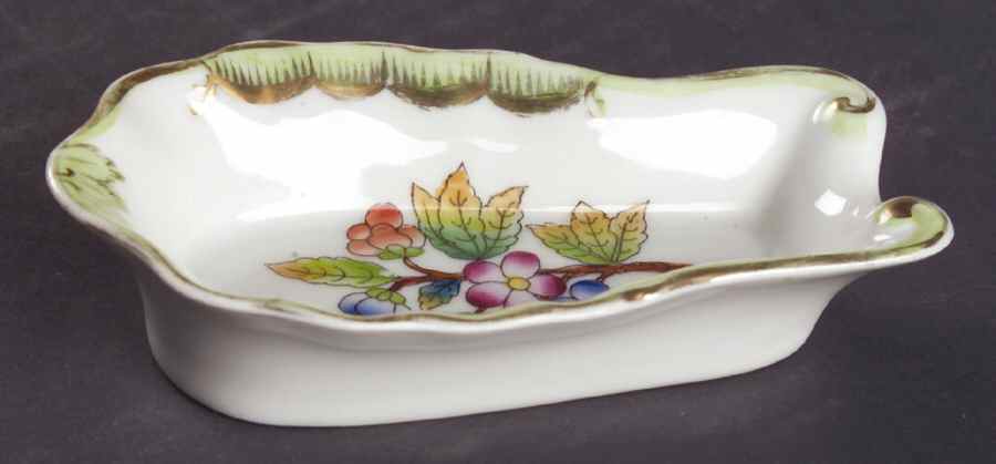 Queen Victoria (Green Border) 3" Individual Ashtray by Herend-1