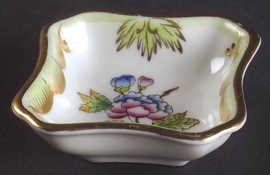 Queen Victoria (Green Border) 2" Square Ashtray by Herend-1