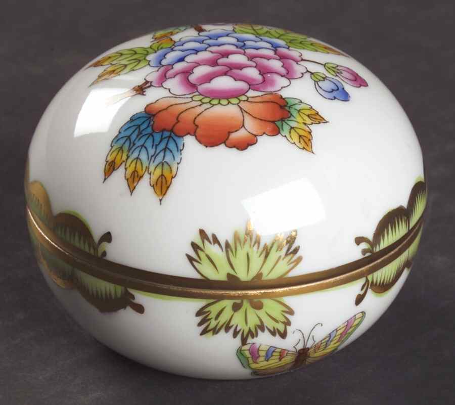 Queen Victoria (Green Border) Small Round Bon Bon & Lid by Herend-1