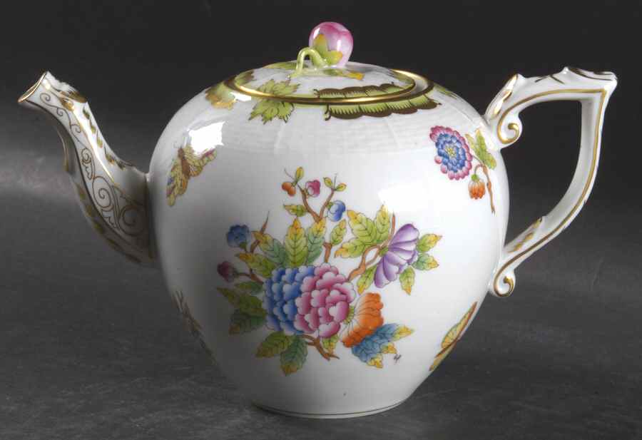 Queen Victoria (Green Border) Mini Teapot & Lid by Herend-1
