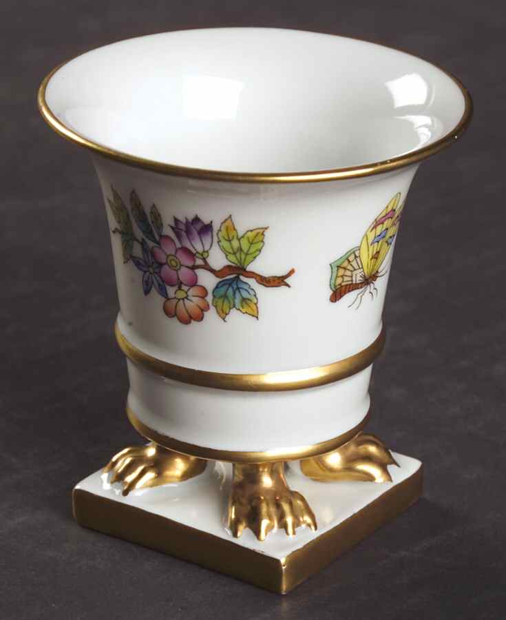 Queen Victoria (Green Border) Small Claw Footed Vase by Herend-1