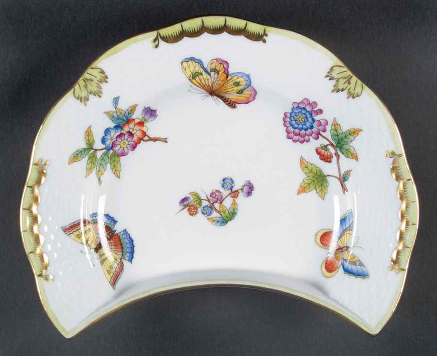 Queen Victoria (Green Border) Crescent Salad Plate by Herend-1