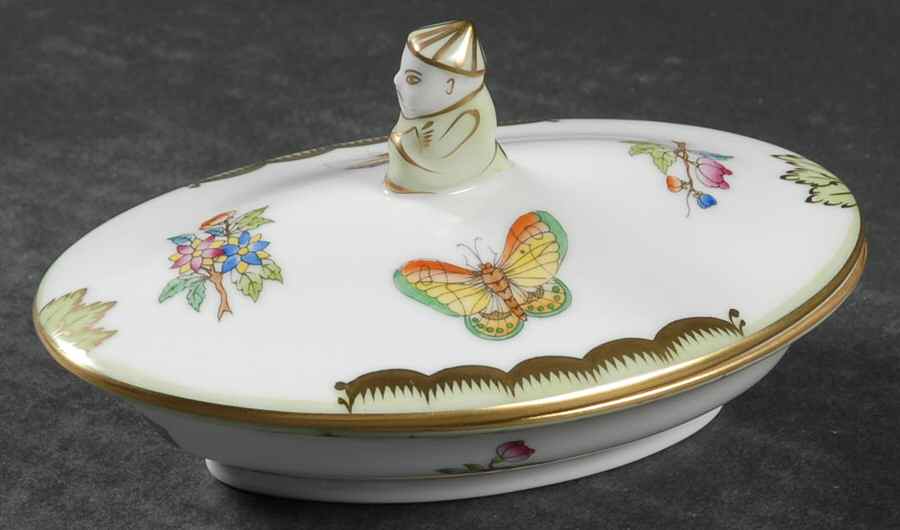 Queen Victoria (Green Border) Oval Box W/Mandarin Finial by Herend-1