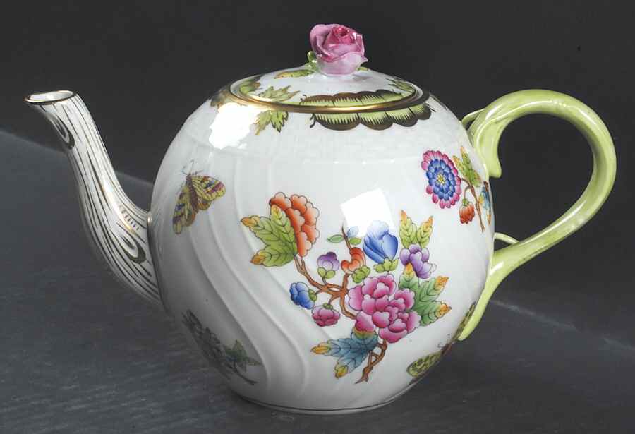Queen Victoria (Green Border) Mini Teapot & Lid by Herend-1