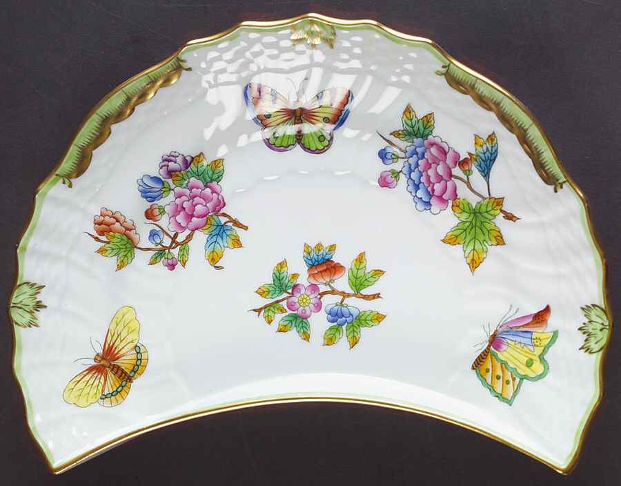 Queen Victoria (Green Border) Crescent Salad Plate by Herend-1