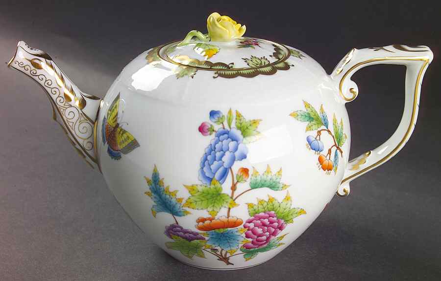 Queen Victoria (Green Border) Teapot & Lid by Herend-1