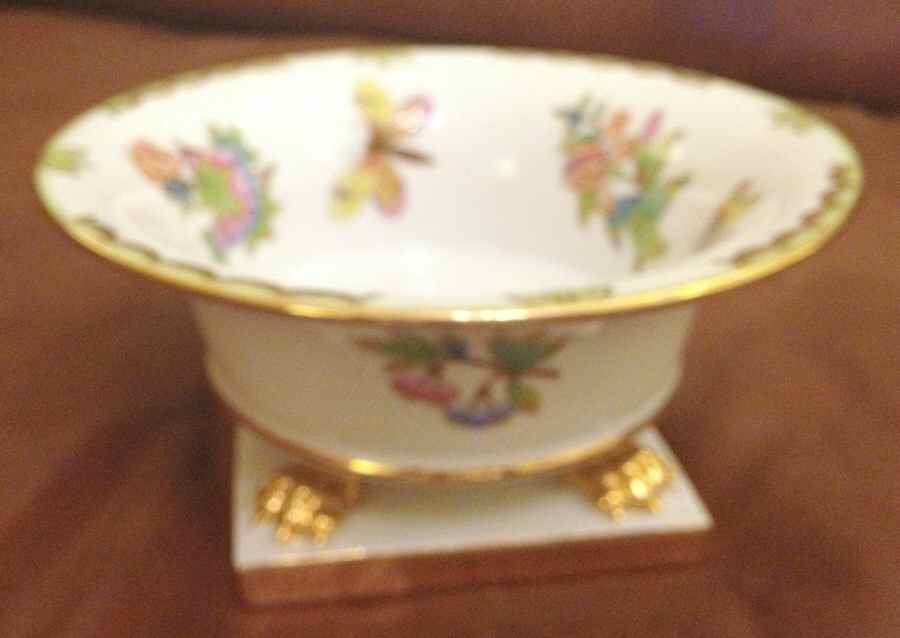 Queen Victoria (Green Border) 4" Oval Footed Urn by Herend-1