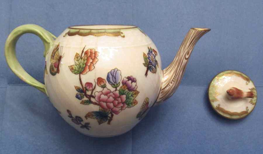 Queen Victoria (Green Border) Individual Teapot & Lid by Herend-1