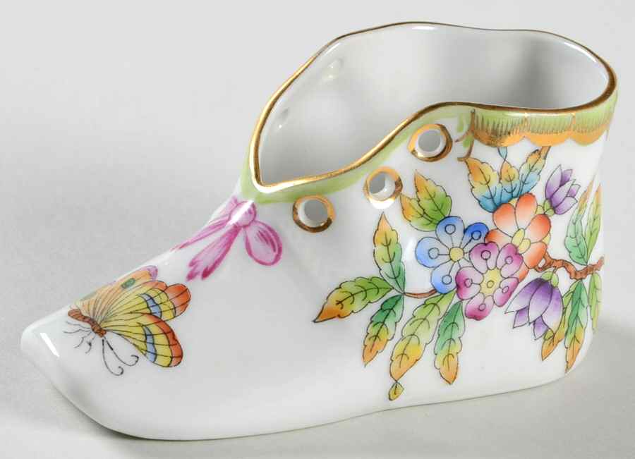 Queen Victoria (Green Border) Baby Shoe by Herend-1