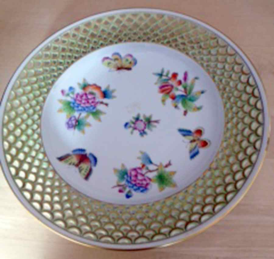 Queen Victoria (Green Border) 10" Pierced Plate by Herend-1