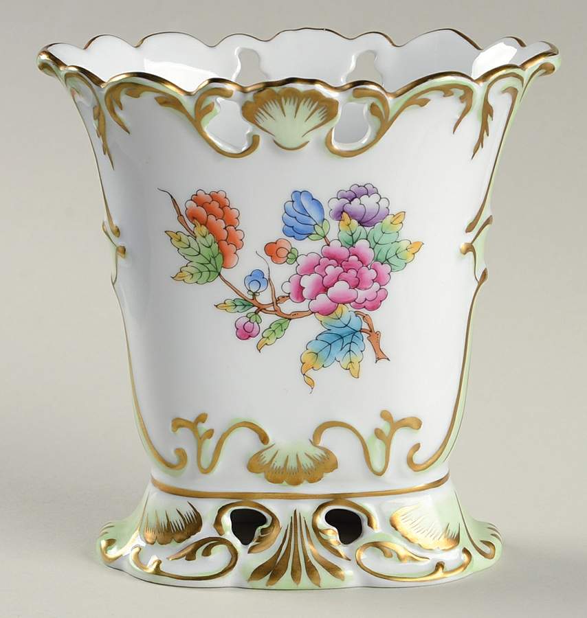 Queen Victoria (Green Border) 4" Oval Vase by Herend-1
