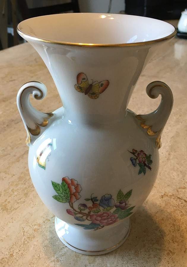 Queen Victoria Older (VA) 8" Urn Shaped Vase by Herend-1