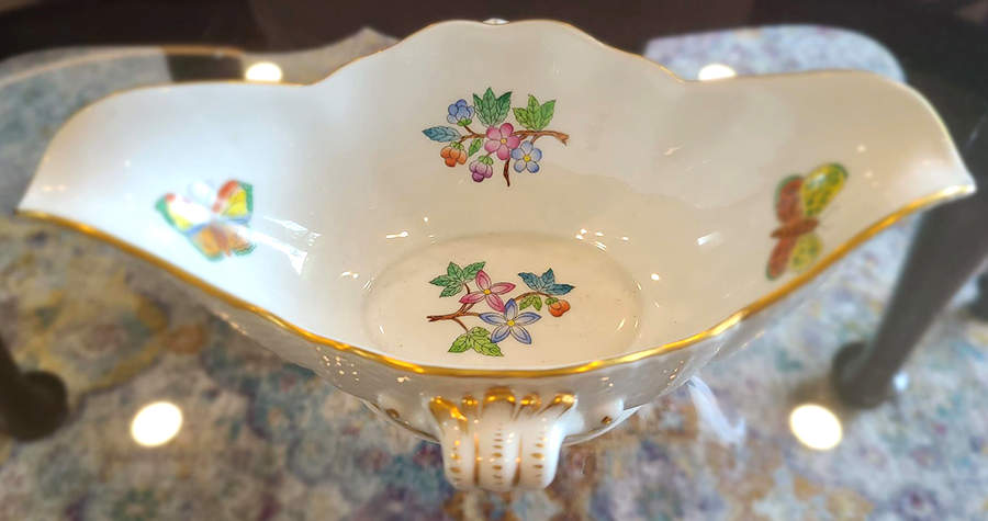 Queen Victoria Older (VA) Open Sauce Boat by Herend-1
