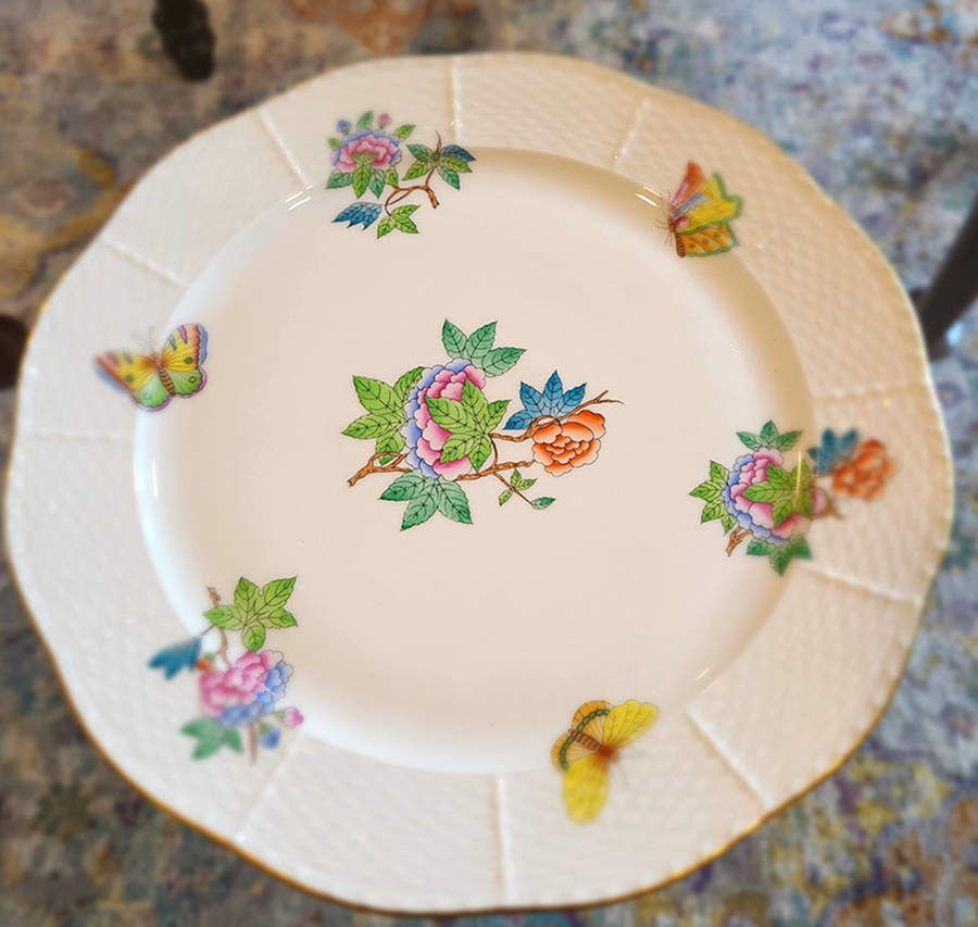 Queen Victoria Older (VA) 11" Chop Plate (Round Platter) by Herend-1
