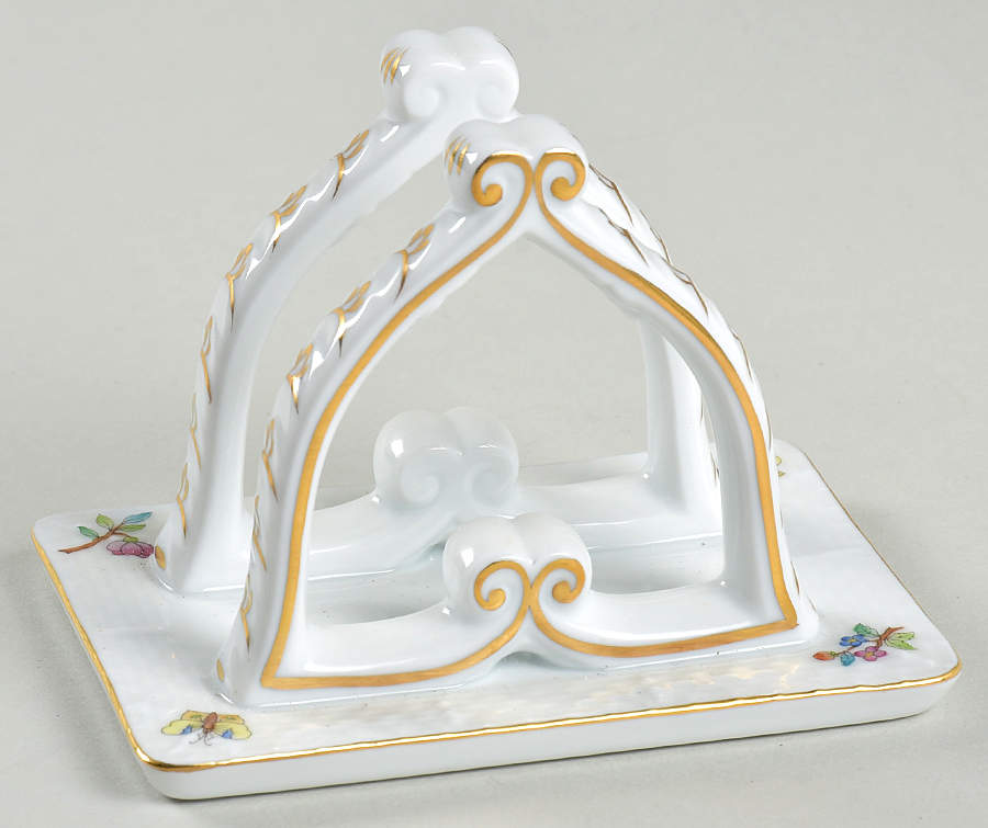 Queen Victoria Older (VA) Napkin Holder by Herend-1
