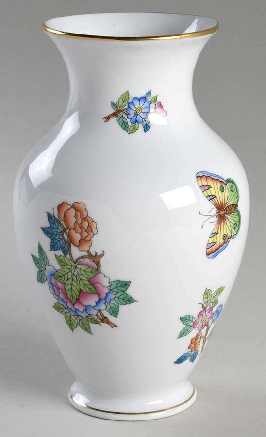 Queen Victoria Older (VA) 7" Vase by Herend-1
