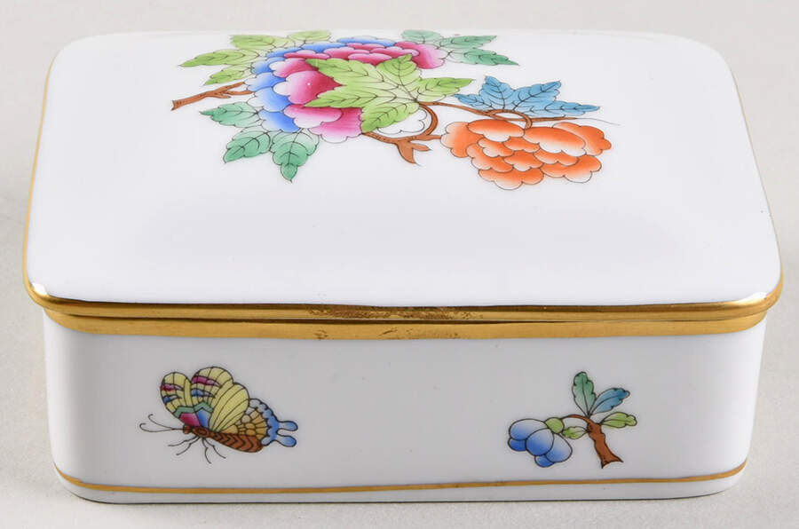 Queen Victoria Older (VA) Cigarette Box & Lid by Herend-1