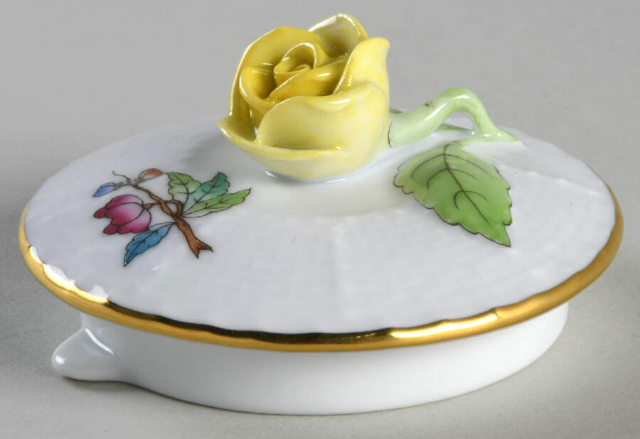 Queen Victoria Older (VA) Lid for Teapot by Herend-1