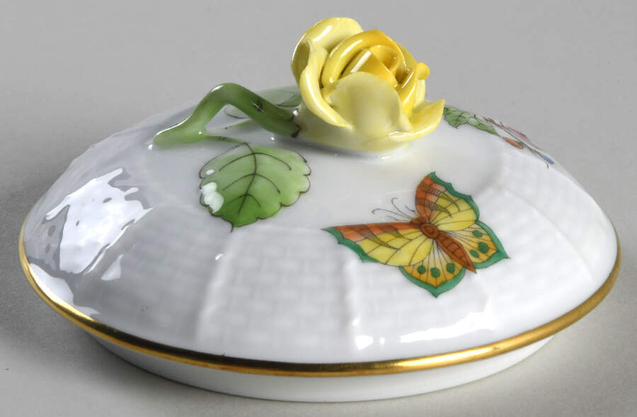 Queen Victoria Older (VA) Lid for Sugar Bowl by Herend-1