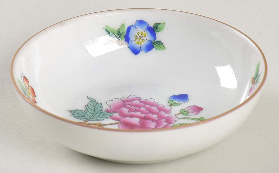 Queen Victoria Older (VA) 3" Ashtray by Herend-1