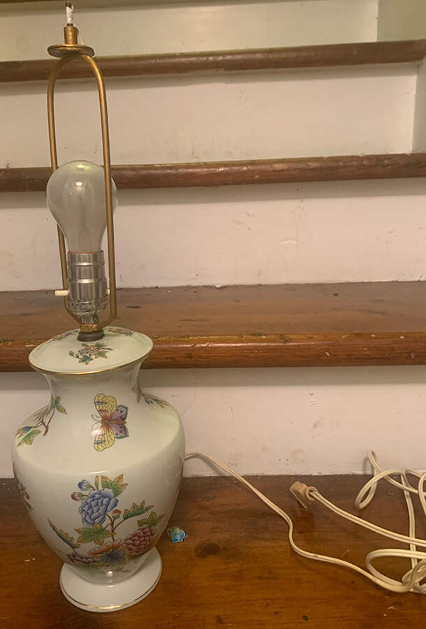 Queen Victoria Older (VA) 19" Electric Lamp No Shade by Herend-1