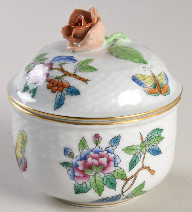Queen Victoria Older (VA) Sugar Bowl & Lid by Herend-1