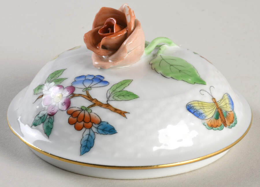 Queen Victoria Older (VA) Lid for Sugar Bowl by Herend-1