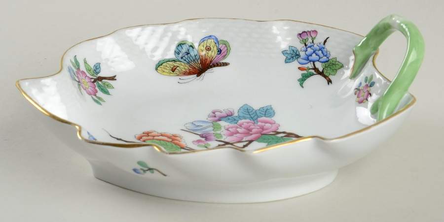 Queen Victoria Older (VA) 7" Leaf Dish by Herend-1