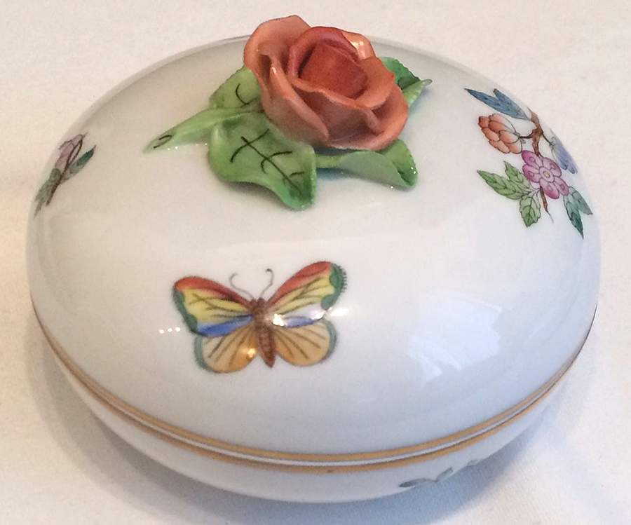 Queen Victoria Older (VA) Bon Bon & Lid by Herend-1
