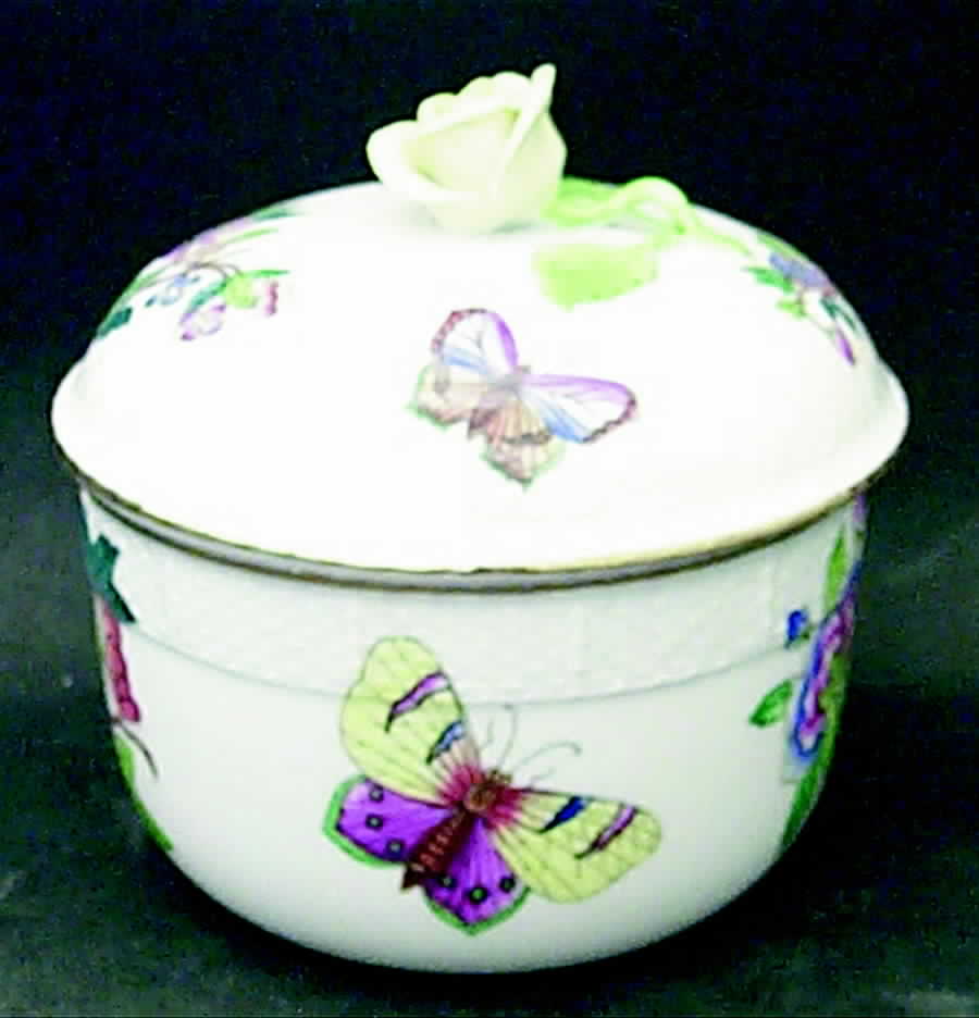 Queen Victoria Older (VA) Oversize Sugar Bowl & Lid by Herend-1