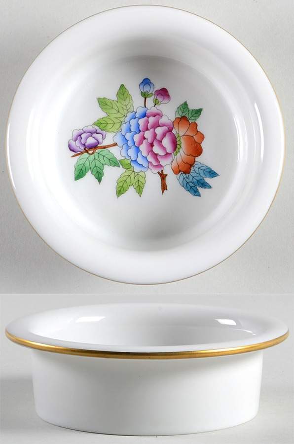 Queen Victoria Older (VA) Center Piece for 7 Pc Hors D'Ouevre Set by Herend-1
