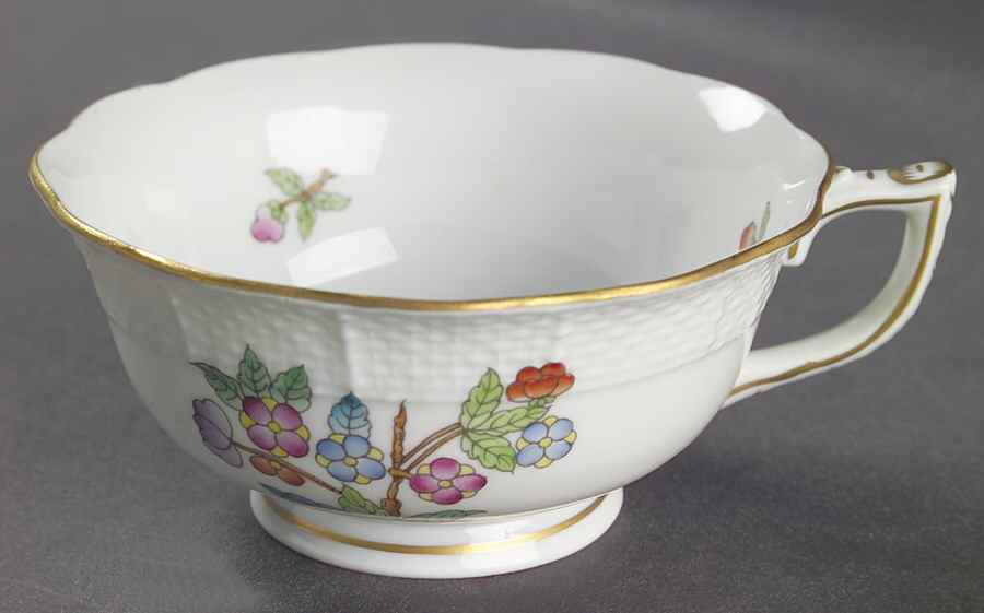 Queen Victoria Older (VA) Footed Cup by Herend-1