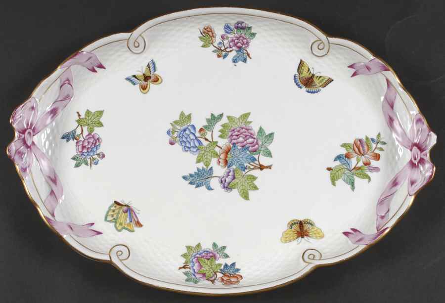 Queen Victoria Older (VA) 15" Oval Tray by Herend-1