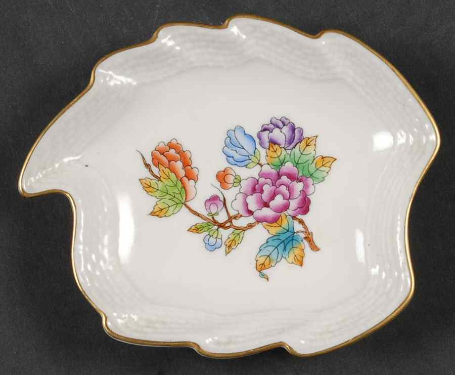 Queen Victoria Older (VA) 4" Ashtray by Herend-1
