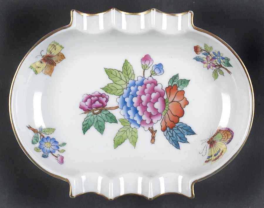 Queen Victoria Older (VA) 5" Oval Ashtray by Herend-1