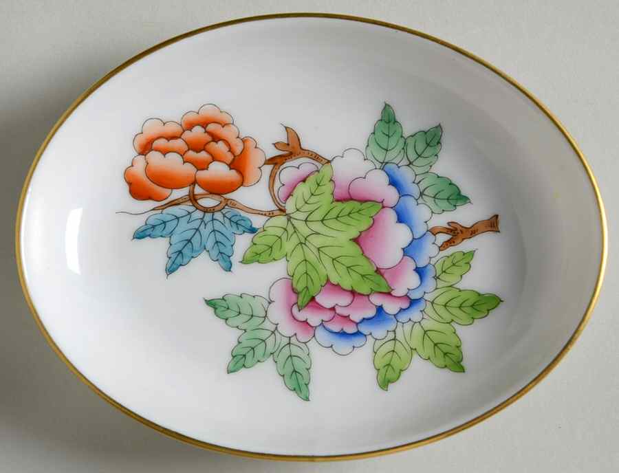 Queen Victoria Older (VA) 3" Oval Ashtray by Herend-1
