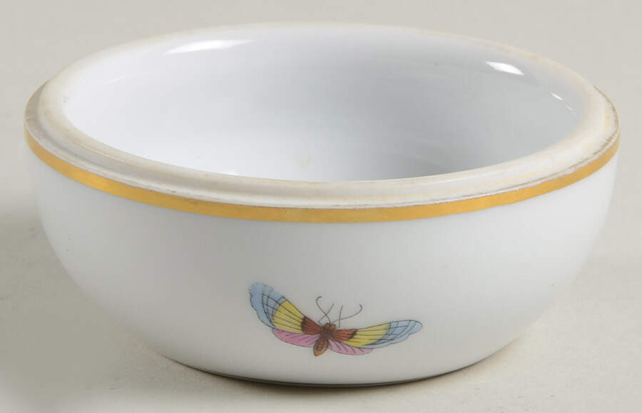 Rothschild Bird (RO) 3" Round Box No Lid by Herend-1