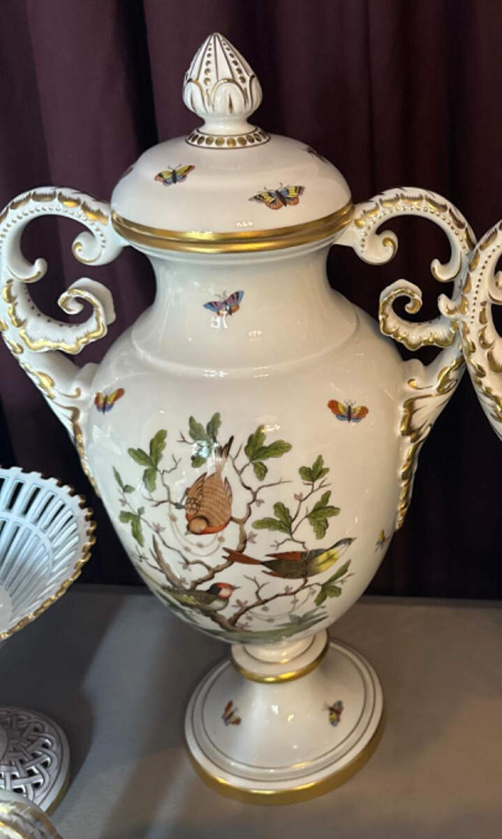 Rothschild Bird (RO) 19" Urn with Lid by Herend-1