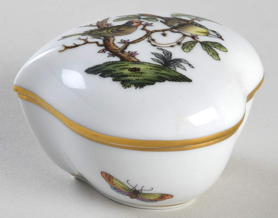 Rothschild Bird (RO) 3" Heart Shape Bon Bon & Lid by Herend-1