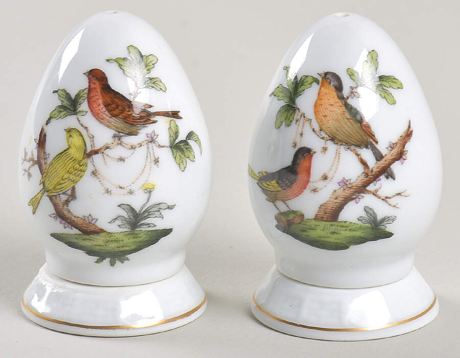 Rothschild Bird (RO) Salt & Pepper Set with Ceramic Stoppers by Herend-1