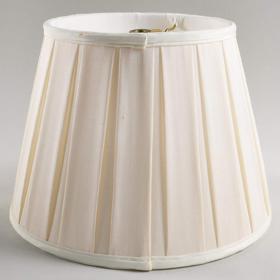 Rothschild Bird (RO) Shade for 21" Electric Lamp by Herend-1