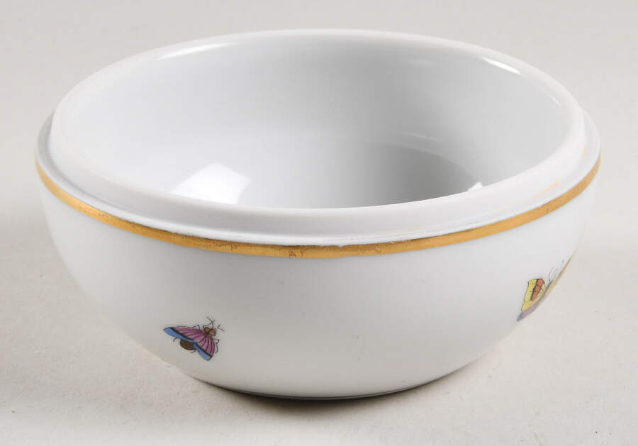 Rothschild Bird (RO) 4" Round Box No Lid by Herend-1