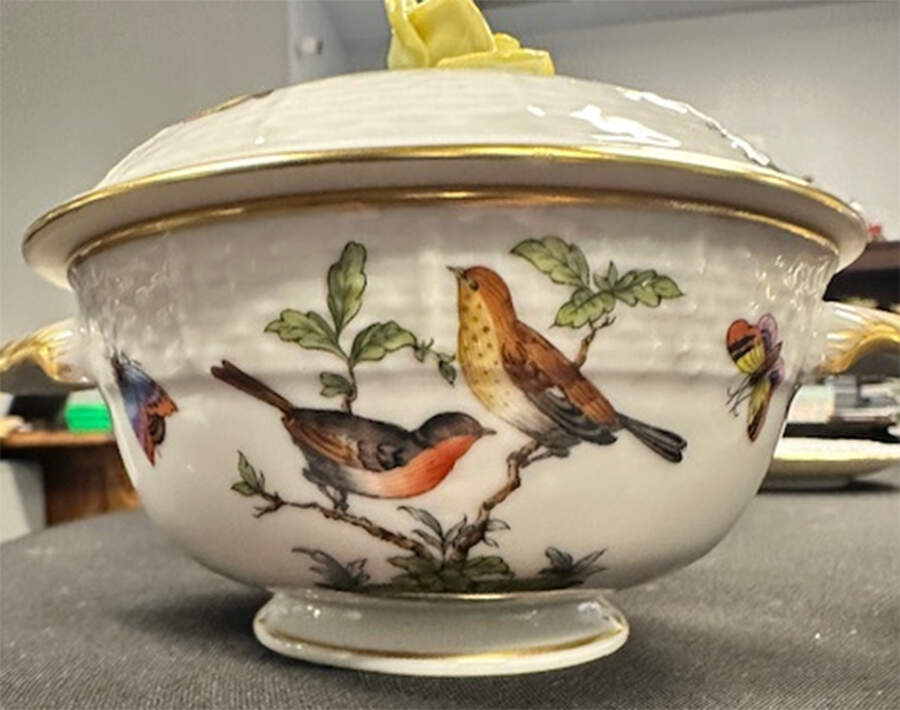 Rothschild Bird (RO) Cream Soup Bowl & Lid Set by Herend-1