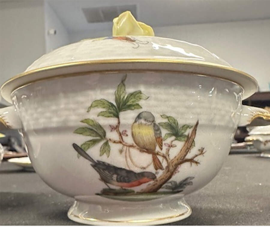 Rothschild Bird (RO) Cream Soup Bowl & Lid Set by Herend-1