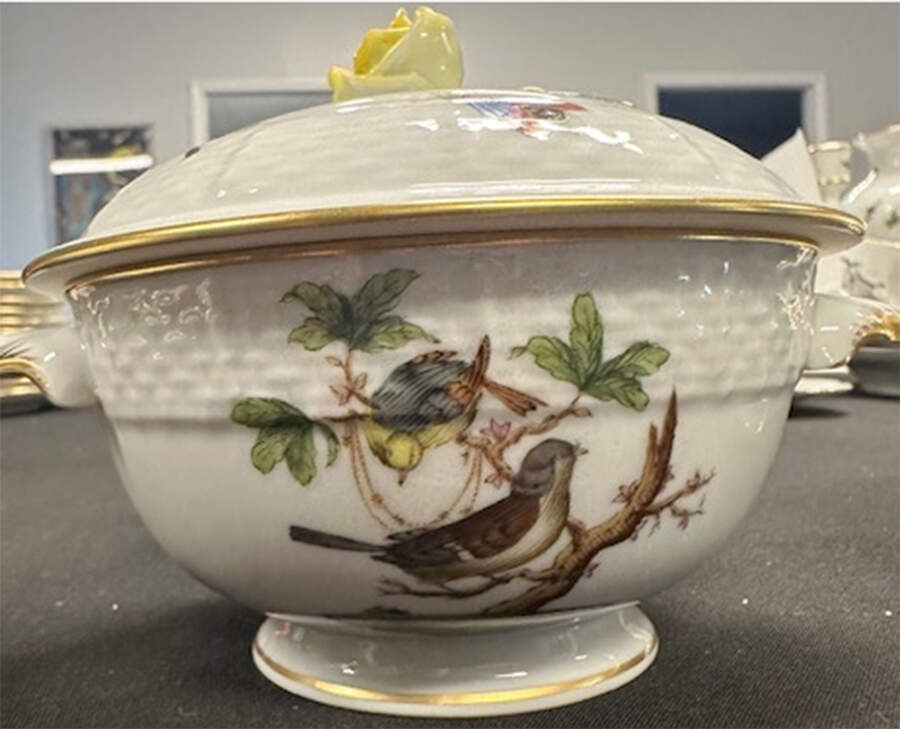 Rothschild Bird (RO) Cream Soup Bowl & Lid Set by Herend-1
